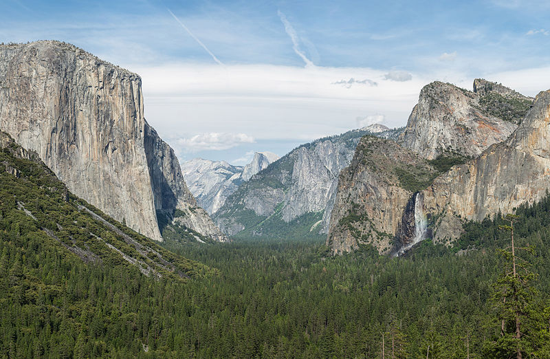 800px-Tunnel View Yosemite Valley Yosemite NP - Diliff